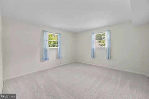 Bedroom - 6914 Hadlow Dr, Springfield, VA 22152 photo 10 of 11