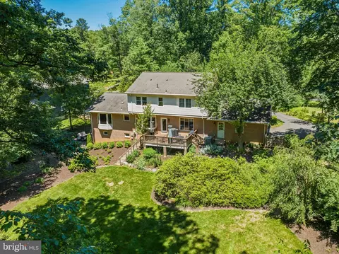 Exterior - 12007 Turf Ln, Reston, VA 20191 photo 7 of 12