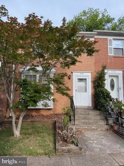 7718 Trevino Ln, Falls Church, VA 22043