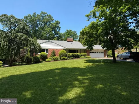 4022 Downing St, Annandale, VA 22003
