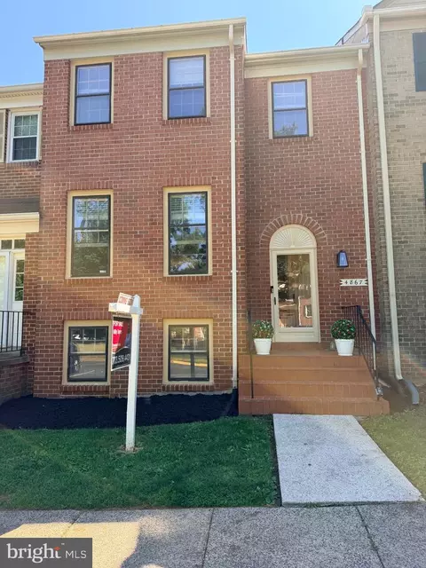 4867 Carriagepark Rd, Fairfax, VA 22032