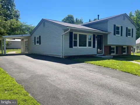 8019 Beckner Ct, Alexandria, VA 22309