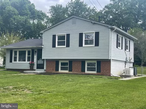 8019 Beckner Ct, Alexandria, VA 22309