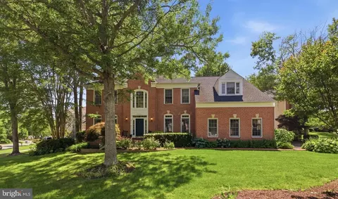 9315 Hallston Ct, Fairfax Station, VA 22039