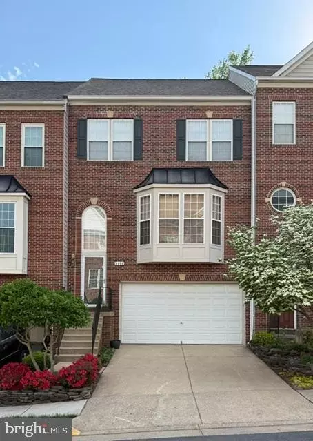 6486 Sutcliffe Dr, Alexandria, VA 22315