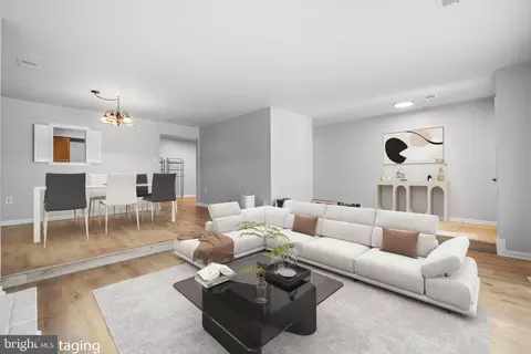 3824 Persimmon Cir, Fairfax, VA 22031