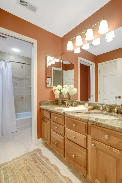 Bath - 7506 Oriole Ave, Springfield, VA 22150 photo 6 of 10