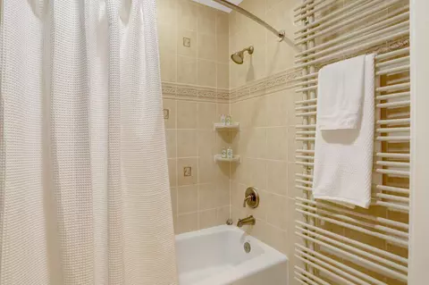 Bath - 7506 Oriole Ave, Springfield, VA 22150 photo 7 of 10