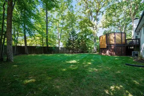Exterior - 7506 Oriole Ave, Springfield, VA 22150 photo 12 of 21