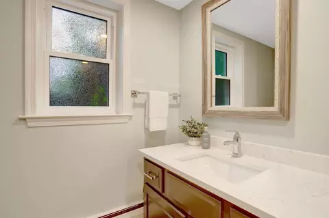 Bath - 7506 Oriole Ave, Springfield, VA 22150 photo 10 of 10
