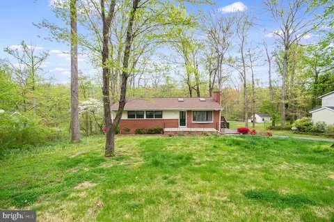 5125 Chowan Ave, Alexandria, VA 22312