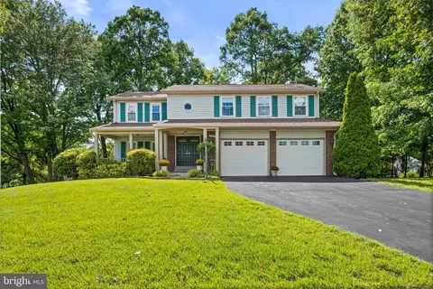 13300 Tuckaway Dr, Fairfax, VA 22033