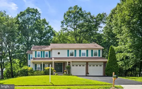 13300 Tuckaway Dr, Fairfax, VA 22033