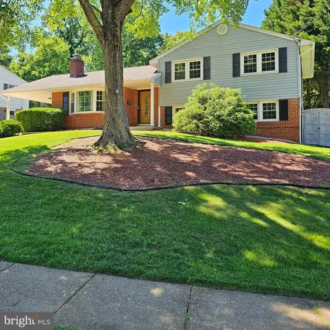 5643 Inverchapel Rd, Springfield, VA 22151