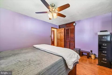Bedroom - 5643 Inverchapel Rd, Springfield, VA 22151 photo 3 of 10