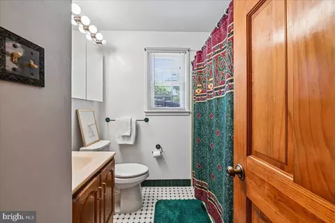 Bath - 5643 Inverchapel Rd, Springfield, VA 22151 photo 1 of 4