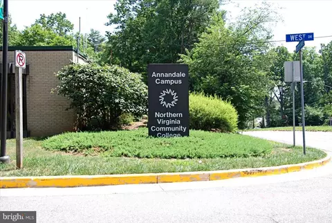 Exterior - 5643 Inverchapel Rd, Springfield, VA 22151 photo 14 of 18
