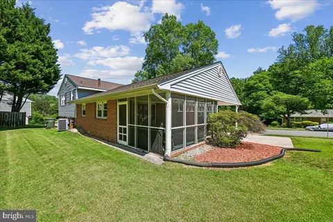 Exterior - 5643 Inverchapel Rd, Springfield, VA 22151 photo 4 of 18