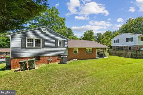 Exterior - 5643 Inverchapel Rd, Springfield, VA 22151 photo 6 of 18