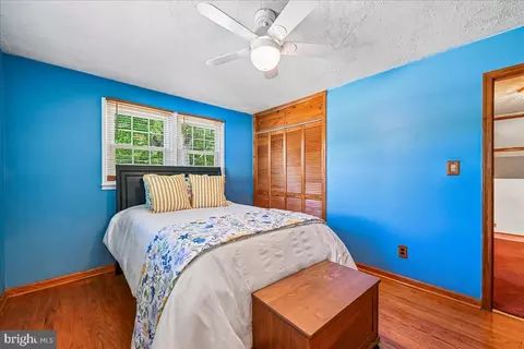 Bedroom - 5643 Inverchapel Rd, Springfield, VA 22151 photo 5 of 10