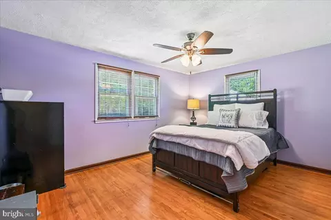Bedroom - 5643 Inverchapel Rd, Springfield, VA 22151 photo 1 of 10