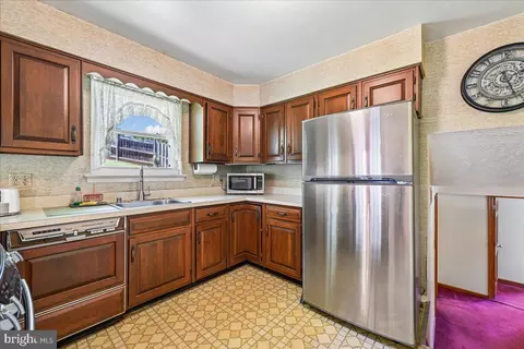 Kitchen - 5643 Inverchapel Rd, Springfield, VA 22151 photo 3 of 3