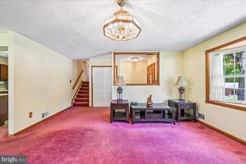 Living - 5643 Inverchapel Rd, Springfield, VA 22151 photo 4 of 8