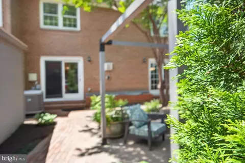 Exterior - 8336 Garfield Ct, Springfield, VA 22152 photo 7 of 10