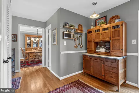Entry Way - 8336 Garfield Ct, Springfield, VA 22152 photo 4 of 9