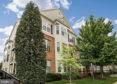 6475 Cheyenne Dr #301, Alexandria, VA 22312