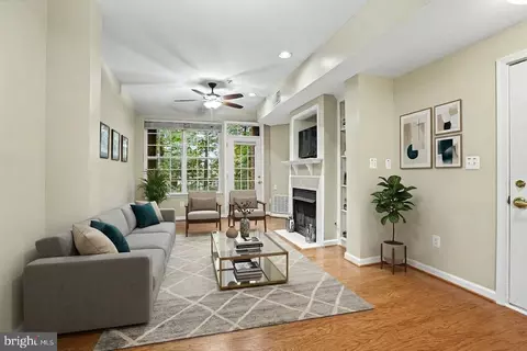 2663 Manhattan Pl #112, Vienna, VA 22180