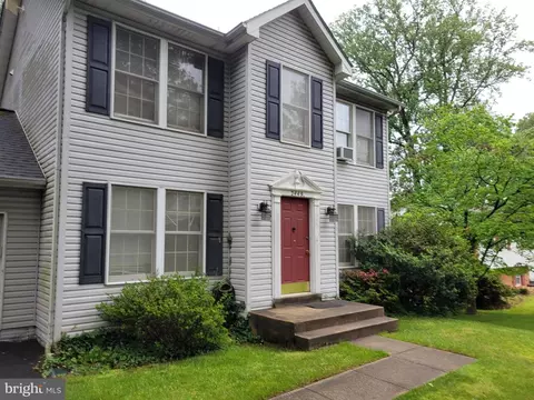 2449 Casmar St, Vienna, VA 22180
