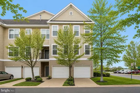 13375 T Connor Dr #T, Centreville, VA 20120