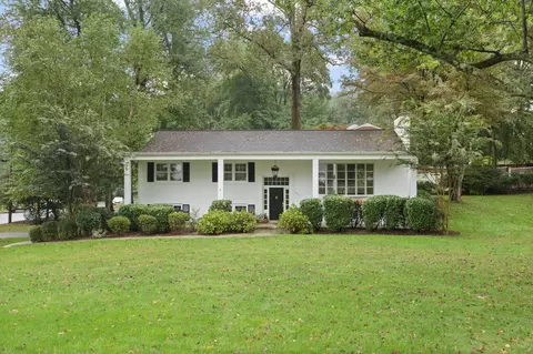 1521 Forest Villa Ln, Mclean, VA 22101