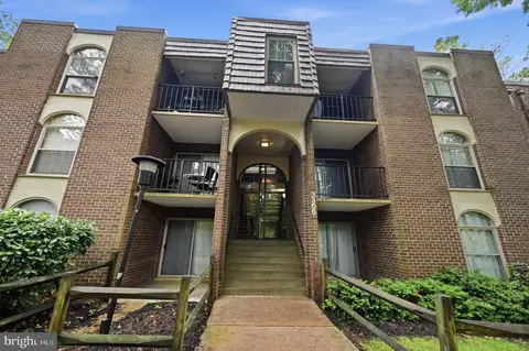 3366 Woodburn Rd #23, Annandale, VA 22003