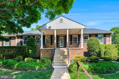 1601 Mary Ellen Ct, Mclean, VA 22101