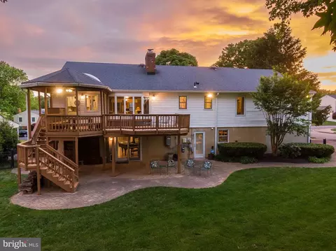 Exterior - 1601 Mary Ellen Ct, Mclean, VA 22101 photo 9 of 9
