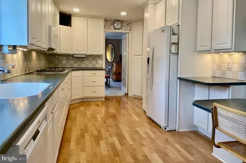 Kitchen - 1601 Mary Ellen Ct, Mclean, VA 22101 photo 2 of 2