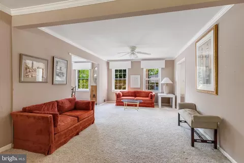 Living - 1601 Mary Ellen Ct, Mclean, VA 22101 photo 3 of 3