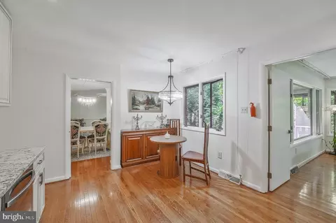 Entry Way - 2026 Hunter Mill Rd, Vienna, VA 22181 photo 2 of 2