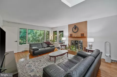 Living - 2026 Hunter Mill Rd, Vienna, VA 22181 photo 3 of 3