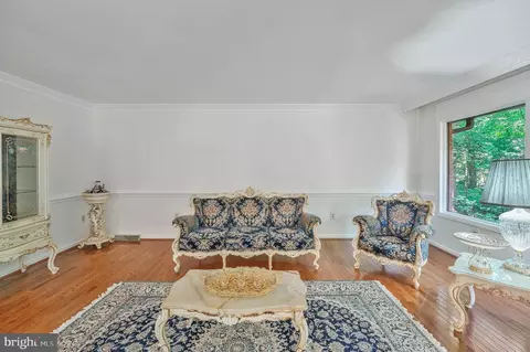 Living - 2026 Hunter Mill Rd, Vienna, VA 22181 photo 1 of 3