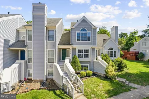 6182 Stonepath Cir, Centreville, VA 20120