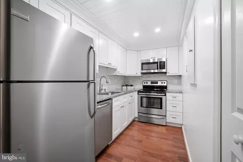 Kitchen - 7621 Provincial Dr #211, Mclean, VA 22102 photo 2 of 3