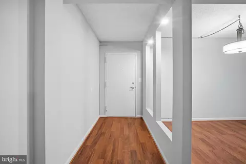 Entry Way - 7621 Provincial Dr #211, Mclean, VA 22102 photo 2 of 3