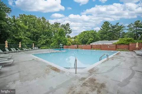Exterior - 7621 Provincial Dr #211, Mclean, VA 22102 photo 3 of 4
