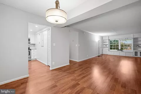 Living - 7621 Provincial Dr #211, Mclean, VA 22102 photo 9 of 10