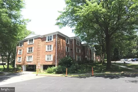 Exterior - 7621 Provincial Dr #211, Mclean, VA 22102 photo 2 of 4