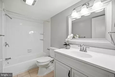 Bath - 7621 Provincial Dr #211, Mclean, VA 22102 photo 1 of 4