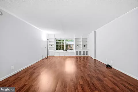 Living - 7621 Provincial Dr #211, Mclean, VA 22102 photo 2 of 10